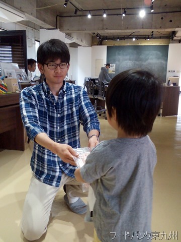 R1.5.27食材受け取り R1.5.27食材受け取り
